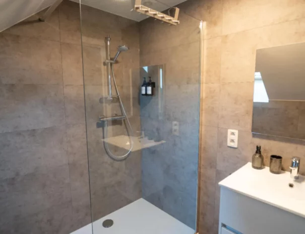 la-vieille-tour-hotton-chambre-olive-1