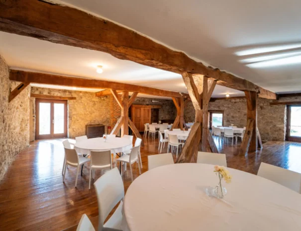 la-vieille-tour-hotton-salle-etage-3